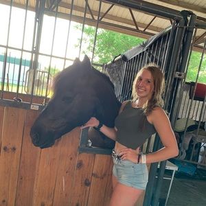 Meet your Posher, Maddie